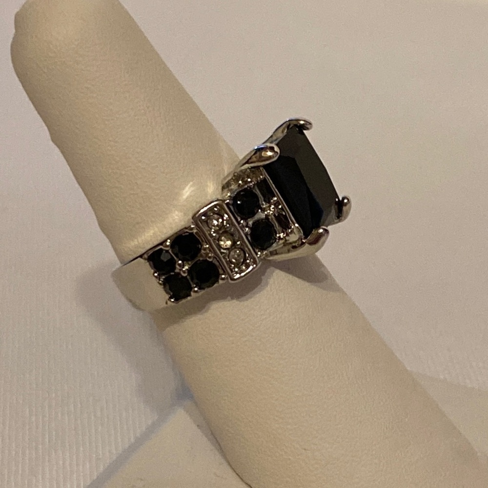 Silver Tone Black Gem Ring, Size 6 - Picture 2 of 5